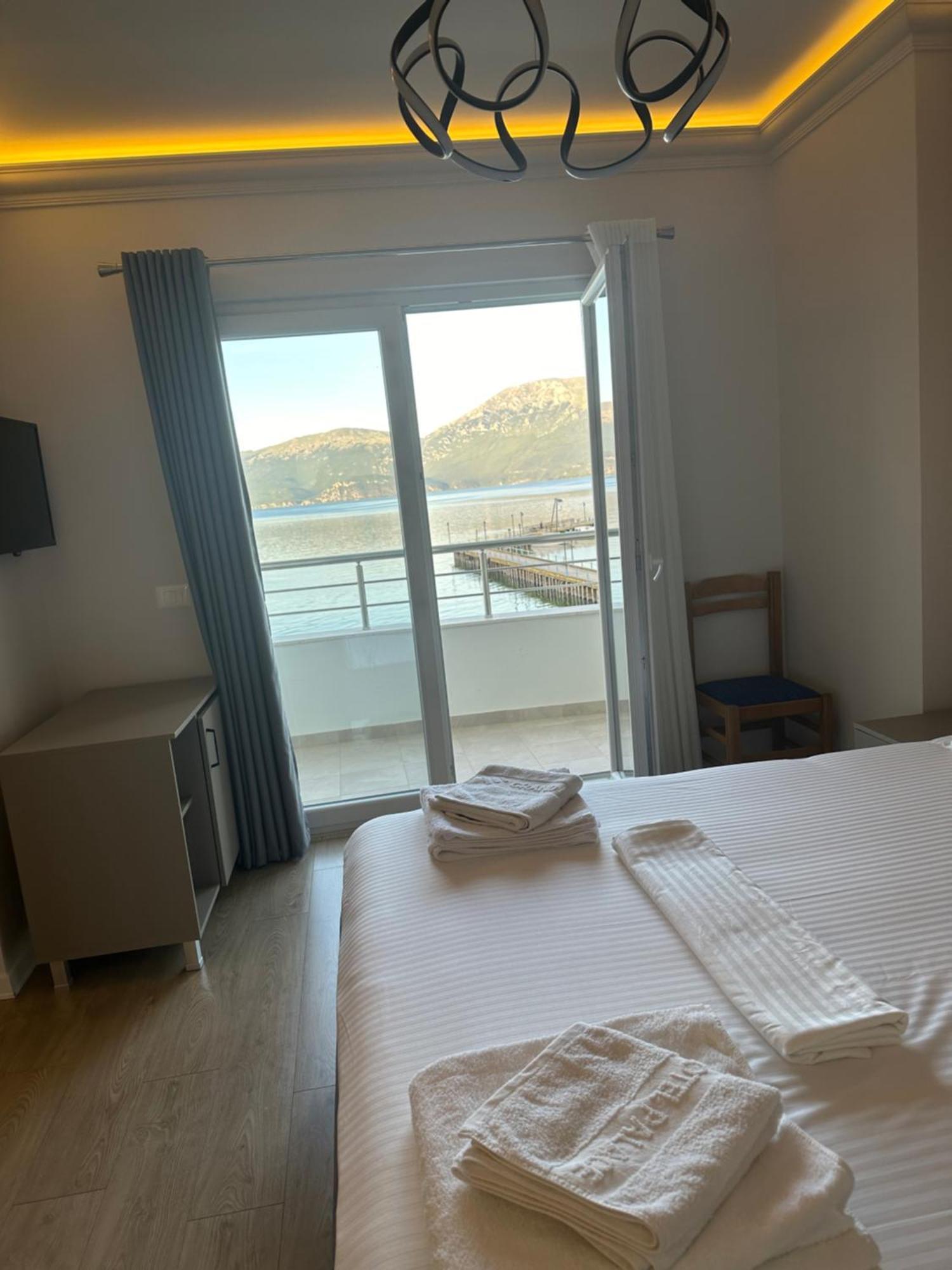 Hotel Demoli 포그라데츠 외부 사진