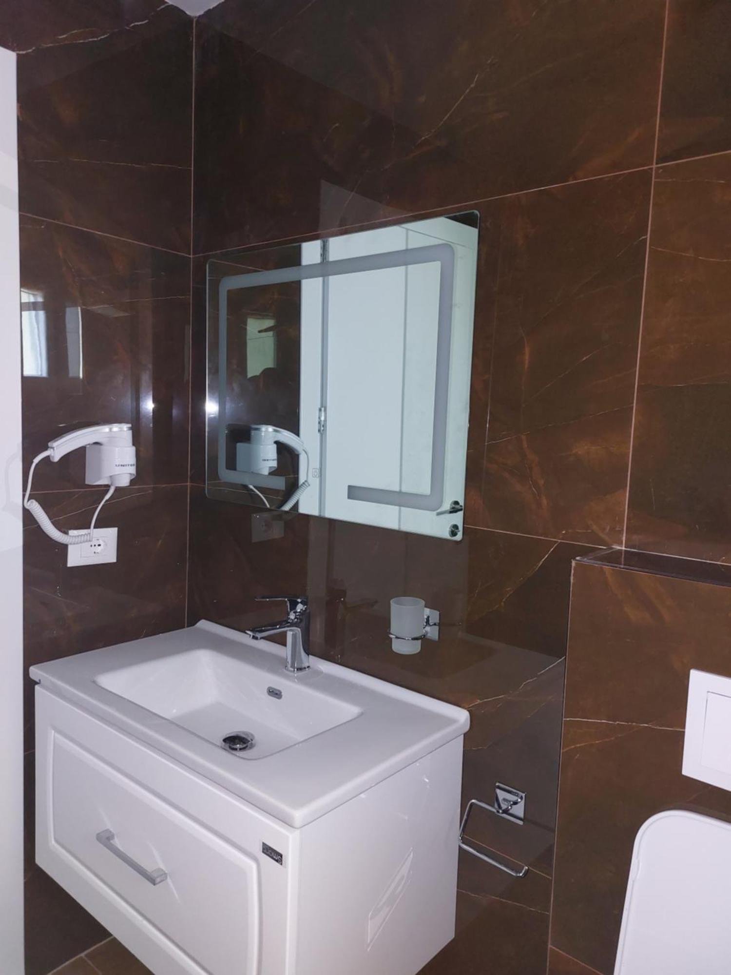 Hotel Demoli 포그라데츠 외부 사진